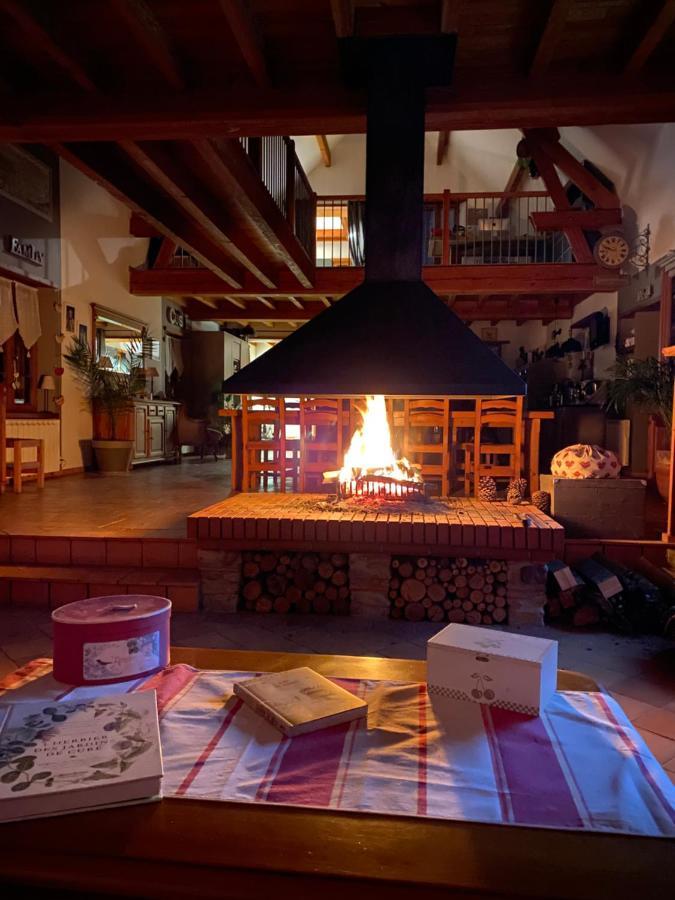 Domaine Des Pierres Trouvees Bed & Breakfast Saint-Vincent  Eksteriør bilde